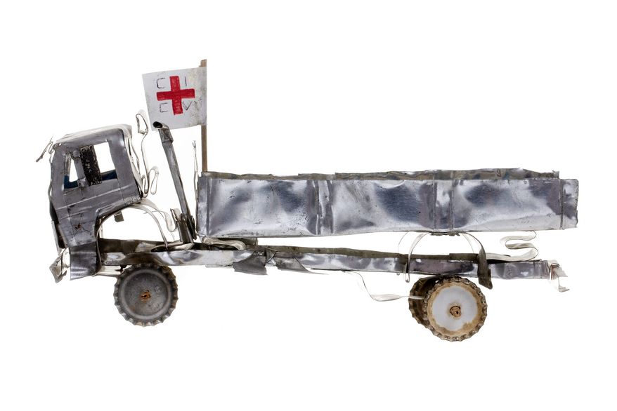 Model Red Cross Lorry | collection photography | © British Red Cross Museum & Archives